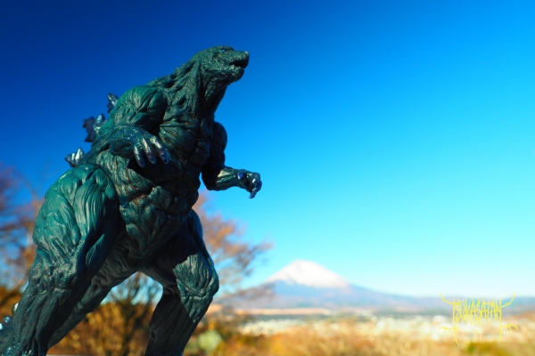 ゴジラ＠富士仏舎利塔平和公園
