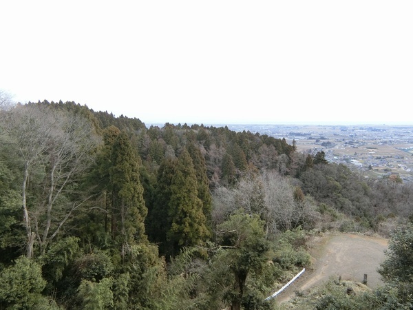 熊野那智神社から高舘城を望む