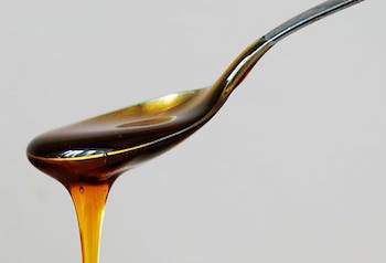honey-minimalistic-simplistic-spoon.jpg