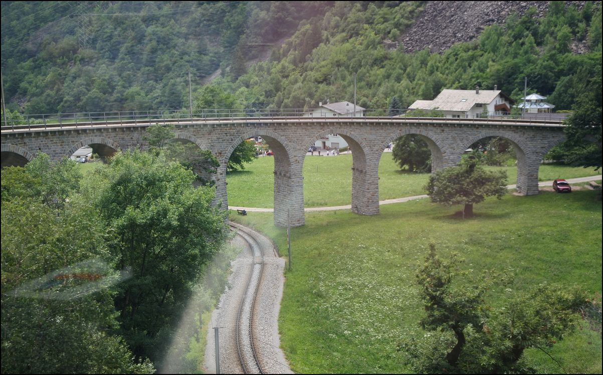 11）スイス・ベルニナ特急/世界遺産の鉄道＠ティラノ→ブルージオのループ橋