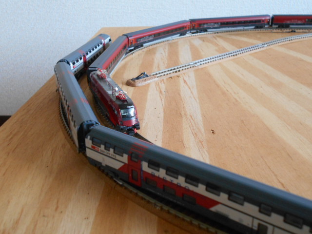Hobbytrain IC2020 出荷開始と、卓上レイアウト拡張 1000mm Hobbytrain IC2020 出荷開始と、卓上レイアウト拡張 1000mm