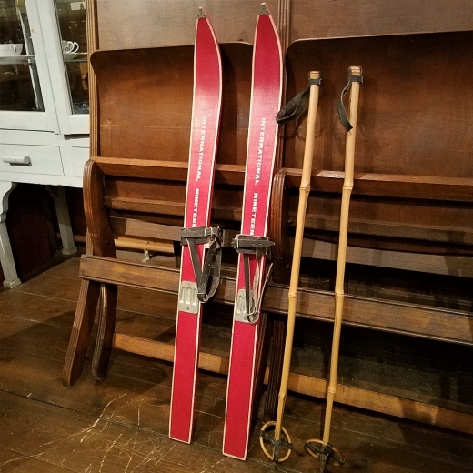 古い木製スキー板と竹製ストック】 cricketacademyofpathans.com