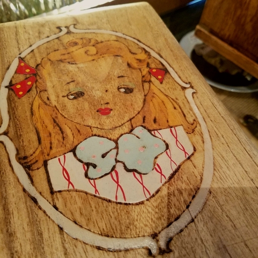 レトロな少女柄の小物入れ木箱(ミニチュア小引き出し)＆木の裁縫箱 